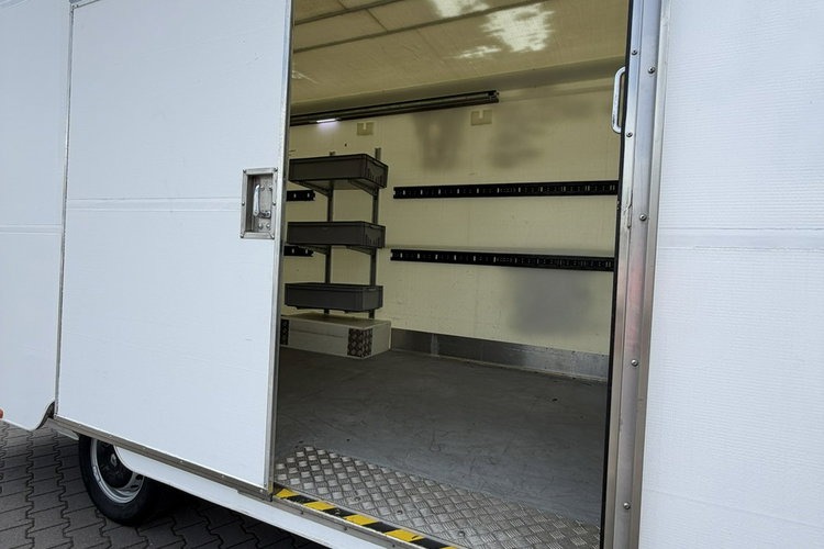 Renault Master 2.3 130KM Kontener Niskopodłogowy Sklep Bar Kamper Foodtruc Koniowóz zdjęcie 7