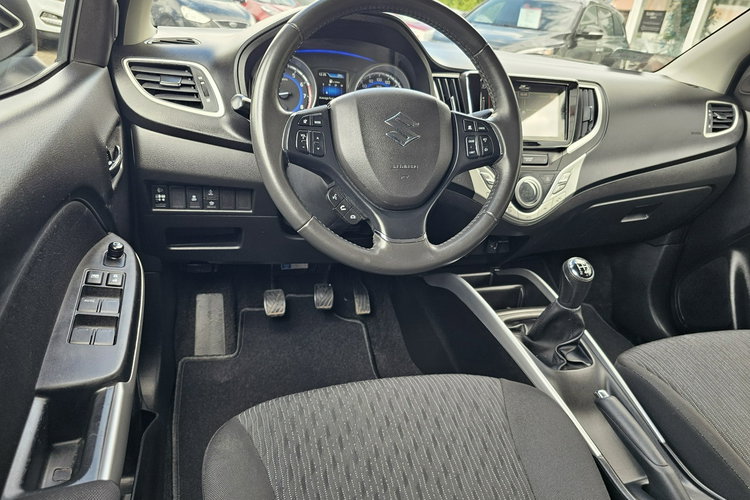 Suzuki Baleno Radar, komendy głosowe, grzane fotele, kontrola pasa ruchu, led zdjęcie 19
