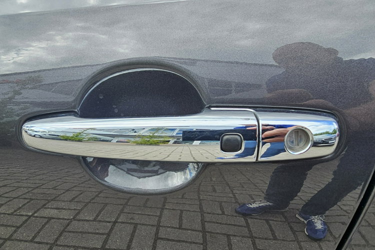 Suzuki Baleno Radar, komendy głosowe, grzane fotele, kontrola pasa ruchu, led zdjęcie 25