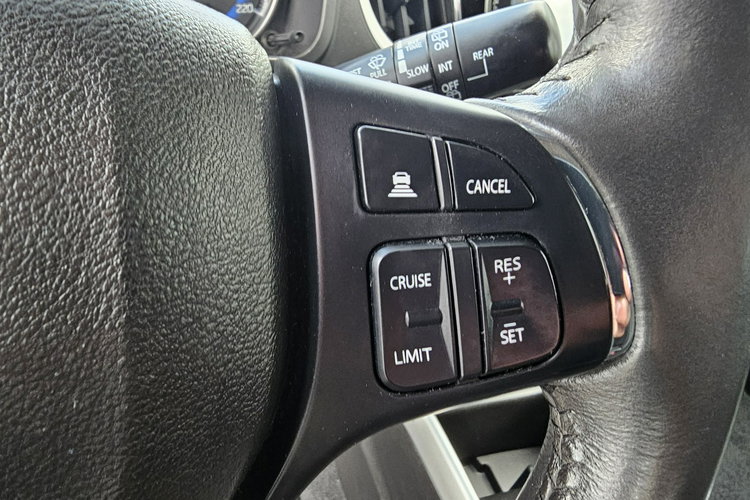 Suzuki Baleno Radar, komendy głosowe, grzane fotele, kontrola pasa ruchu, led zdjęcie 27