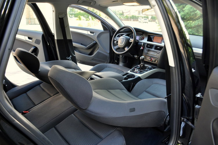 Audi A4 2.0TDI(143KM)*Bi-Xenon*Led*Navi*Welur*Parktronik*I Wł*Alu17"ASO zdjęcie 23