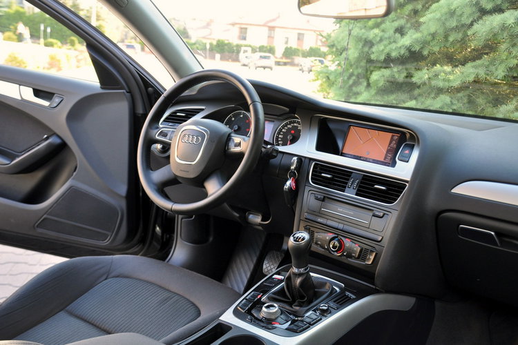 Audi A4 2.0TDI(143KM)*Bi-Xenon*Led*Navi*Welur*Parktronik*I Wł*Alu17"ASO zdjęcie 25