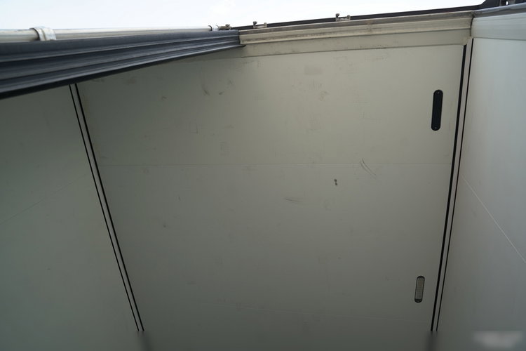 Schmitz CARGOBULL / CHŁODNIA / CARRIER MAXIMA 1300 / OŚ PODNOSZONA / KOSZ NA PALETY zdjęcie 21