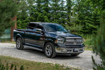 RAM 1500 Laramie Crew Cab / 5.7 V8 HEMI + LPG 390KM / Alpine / Import USA / FV