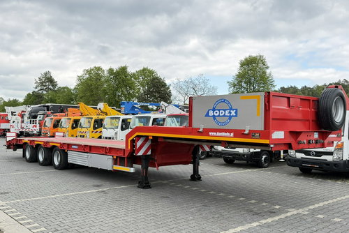 BODEX NN3J Ładowność: 26.500kg 3osie SAF Przednia Podnoszona WABCO Poszerzenia Waga 9000kg 2021r Niskopodwoziowa Laweta Kassbohrer