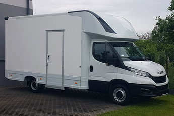 Iveco Daily KONTENER NISKOPODŁOGOWY 4.44x2.23x2.42 SKLEP BAR FOODTRUCK KAMPER AC
