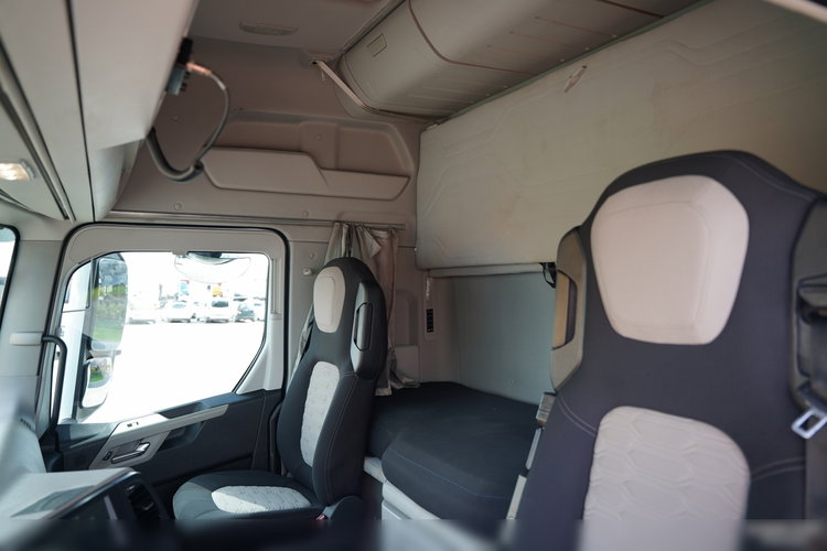 Ford F-MAX 500 / KLIMA POSTOJOWA / EURO 6 zdjęcie 26