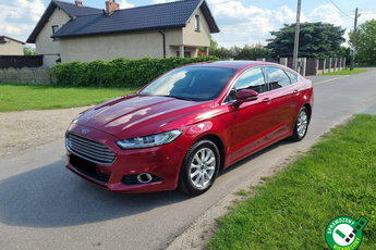 Ford Mondeo 2.0TDCI Titanium / Ruby red / Kamera / 2xPDC / Super Stan / Serwis ASO