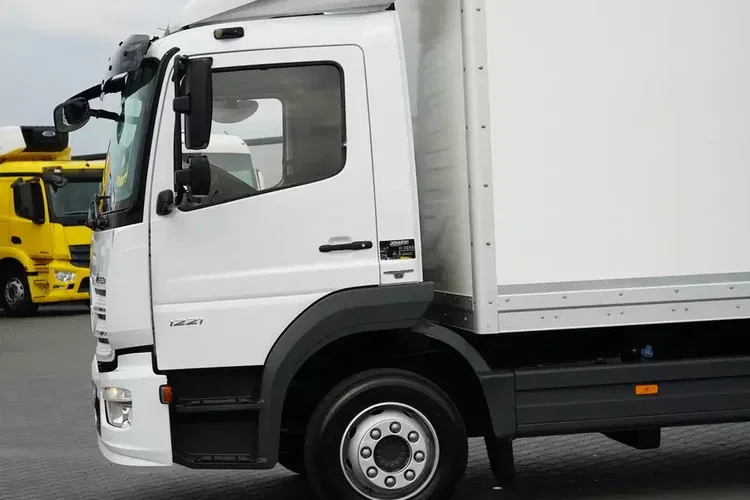 Mercedes ATEGO / 1221 / ACC / EURO 6 / KONTENER + WINDA / 17 PALET zdjęcie 28