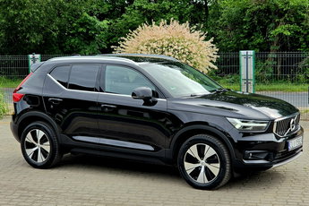Volvo XC 40 T5 Recharge Momentum / I-właściciel / / Bezwypadkowy
