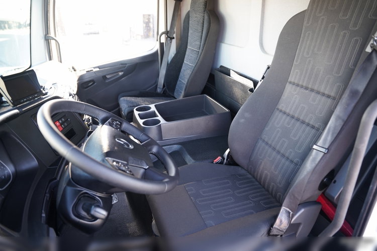 Mercedes ATEGO  1218 / 4X2 / KONTENER / WINDA DHOLLANDIA  - 1 500KG / ROLETA  zdjęcie 30