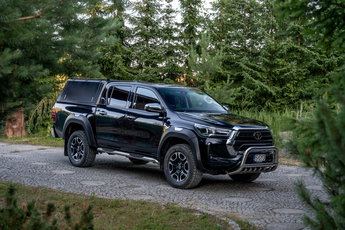 Toyota Hilux 2.8 D-4D Double Cab SR5 4x4 / Salon Polska / Bezwypadkowy / FV