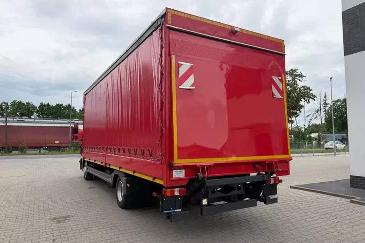 Mercedes ATEGO 818, Klima, webasto, 17 euro palet zdjęcie 7