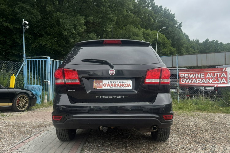Fiat Freemont 2.0d Multijet 170 KM automat 4x4 dvd skóry black code 7.os. 1.r.gwaran zdjęcie 11