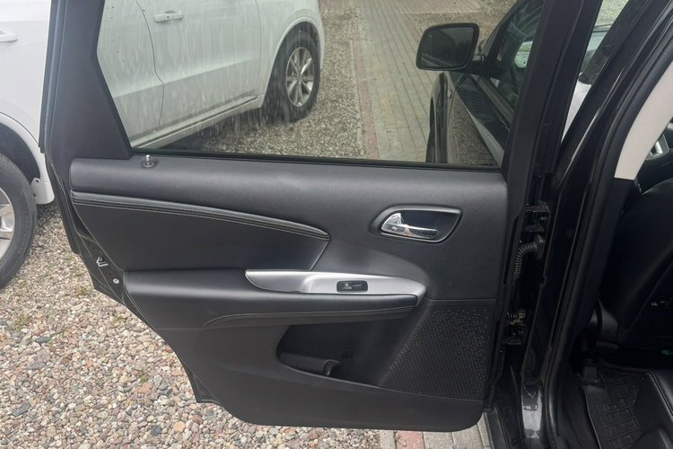 Fiat Freemont 2.0d Multijet 170 KM automat 4x4 dvd skóry black code 7.os. 1.r.gwaran zdjęcie 44