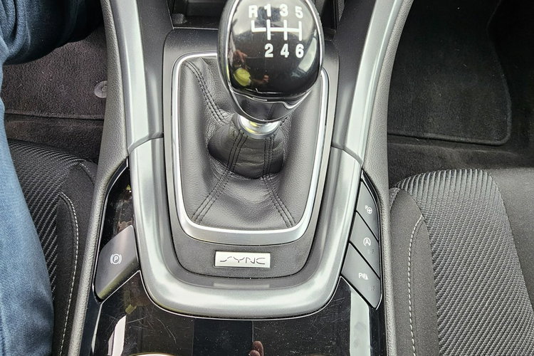 Ford Mondeo system parkowania, grzane fotele, hak, tempomat, nawigacja zdjęcie 23