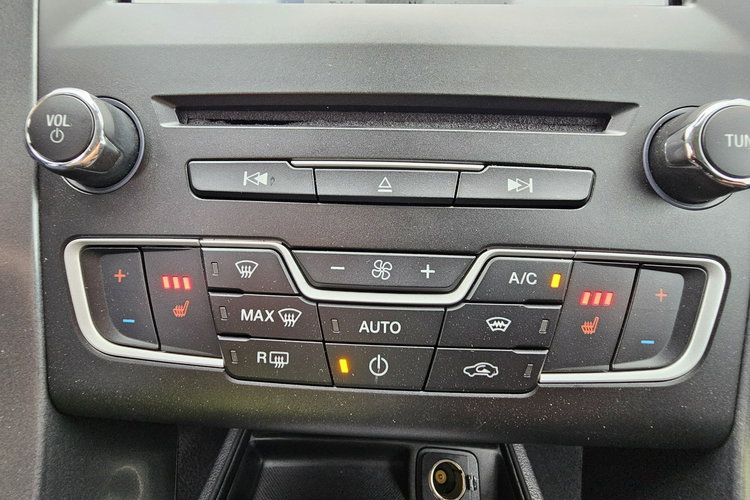 Ford Mondeo system parkowania, grzane fotele, hak, tempomat, nawigacja zdjęcie 25