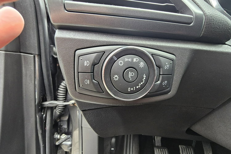 Ford Mondeo system parkowania, grzane fotele, hak, tempomat, nawigacja zdjęcie 31