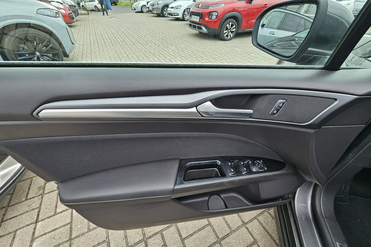 Ford Mondeo system parkowania, grzane fotele, hak, tempomat, nawigacja zdjęcie 32