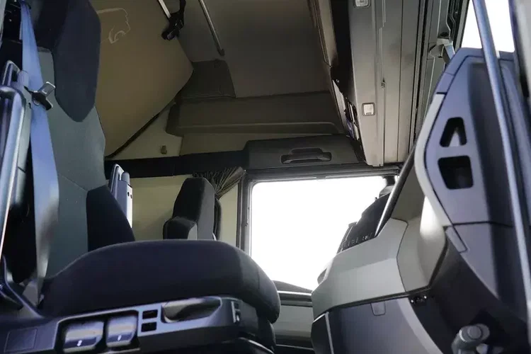 MAN TGX / 18.470 / E 6 / GX / FIRANKA / 19 PALET / RETARDER / ŁAD. 8050 KG zdjęcie 8