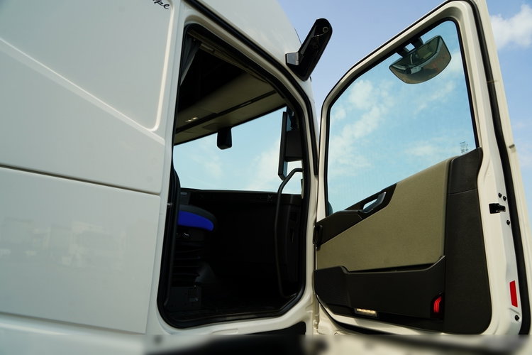 Volvo FH 500 AERO / 2025 ROK / I-SAVE / XXL zdjęcie 37