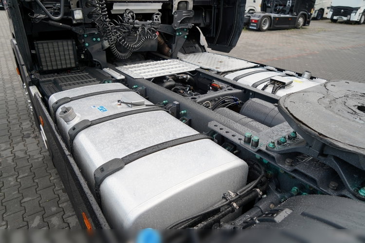 Scania S 580 / V8 / RETARDER / KLIMA POSTOJOWA / CAŁA NA PODUSZKACH / ALUFELGI / SKÓRY /  zdjęcie 13