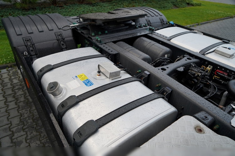 Scania S 580 / V8 / RETARDER / KLIMA POSTOJOWA / CAŁA NA PODUSZKACH / ALUFELGI / SKÓRY /  zdjęcie 17