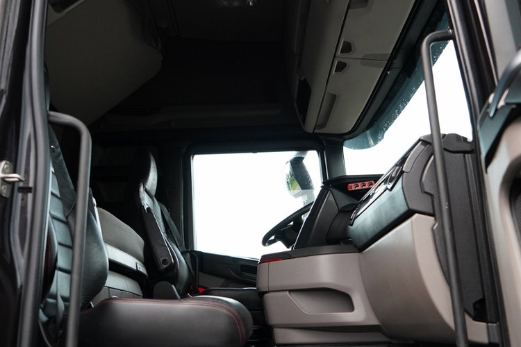 Scania S 580 / V8 / RETARDER / KLIMA POSTOJOWA / CAŁA NA PODUSZKACH / ALUFELGI / SKÓRY /  zdjęcie 32
