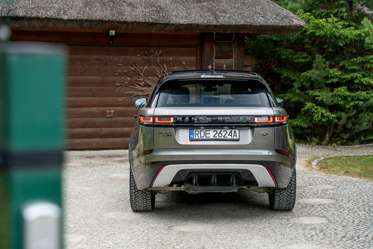 Land Rover Range Rover VELAR R-Dynamic S / 2.0 240KM AWD / Serwis ASO / Panorama / Meridian / FV zdjęcie 15