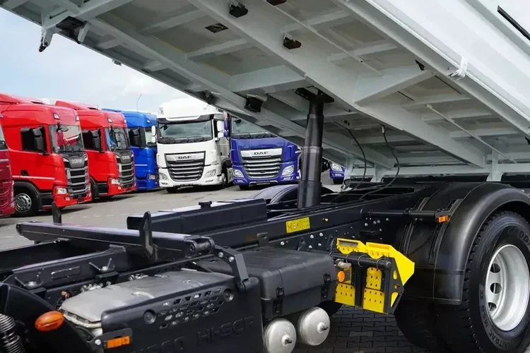 Iveco / EUROCARGO / 180-320 / E 6 / WYWROTKA / ŁAD. 10 550 KG zdjęcie 15