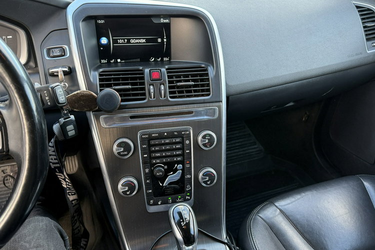 Volvo XC 60 2.0d4 163KM automat 4x4 AWD ledy bi xenon radar asystent skóry kamera zdjęcie 21
