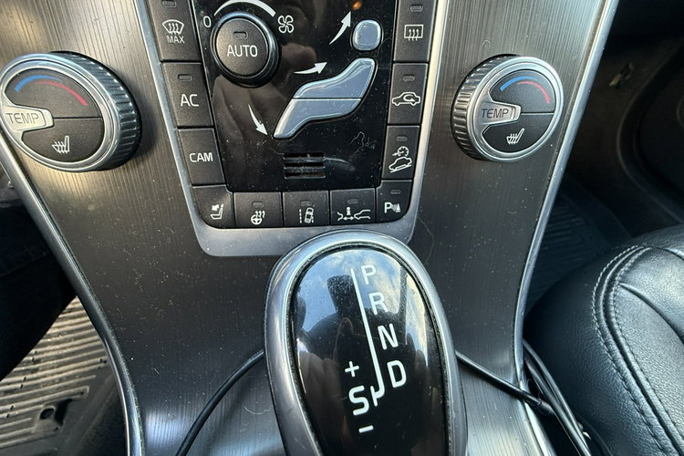 Volvo XC 60 2.0d4 163KM automat 4x4 AWD ledy bi xenon radar asystent skóry kamera zdjęcie 22