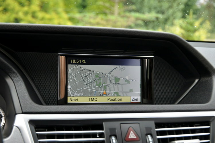 Mercedes E 200 1.8K(184KM) Avantgarde Navi El.Fotele Klimatronik Welur Szyber Alu19" zdjęcie 32