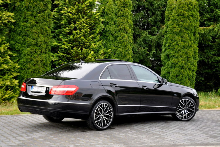Mercedes E 200 1.8K(184KM) Avantgarde Navi El.Fotele Klimatronik Welur Szyber Alu19" zdjęcie 5