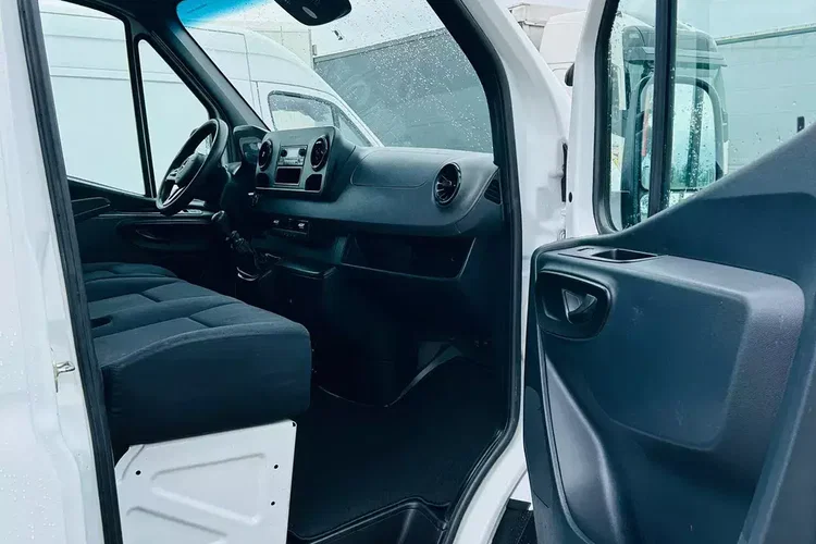 Mercedes Sprinter zdjęcie 9