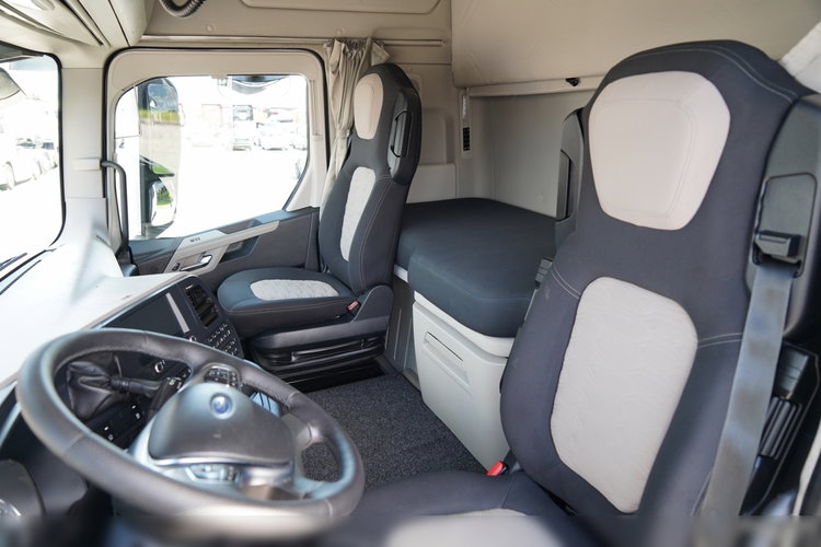 Ford F-MAX 500 / KLIMA POSTOJOWA / EURO 6 zdjęcie 24