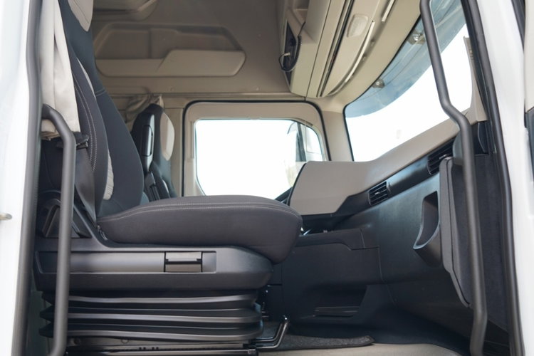 Ford F-MAX 500 / KLIMA POSTOJOWA / EURO 6 zdjęcie 37