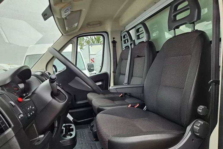 Citroen Jumper Kontener 8 ePAL 89900zł NETTO 2.2HDi/140KM zdjęcie 17