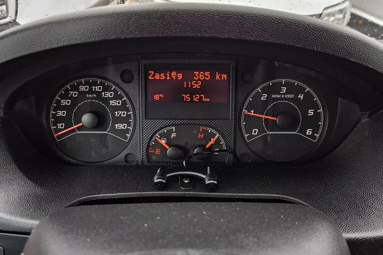Citroen Jumper Kontener 8 ePAL 89900zł NETTO 2.2HDi/140KM zdjęcie 22