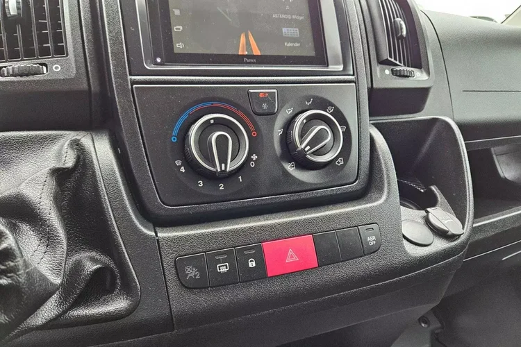 Citroen Jumper Kontener 8 ePAL 89900zł NETTO 2.2HDi/140KM zdjęcie 25