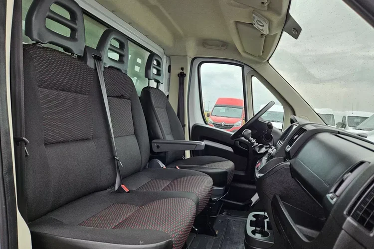 Citroen Jumper Kontener 8 ePAL 89900zł NETTO 2.2HDi/140KM zdjęcie 26