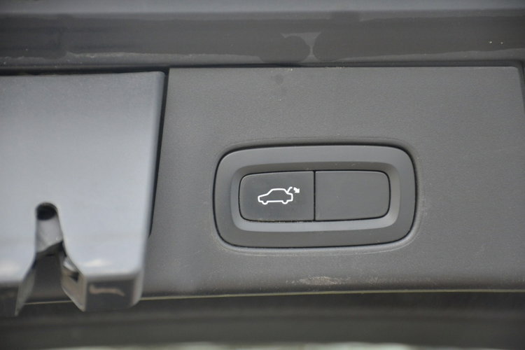 Volvo V90 SUPER STAN 2.0D3 150KM Serwis Skóra Navi Radar el.klapa As.pasa zdjęcie 10