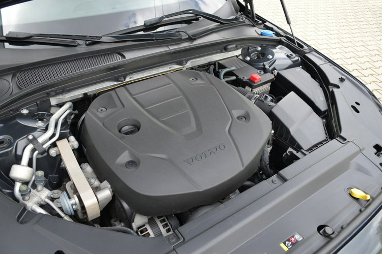 Volvo V90 SUPER STAN 2.0D3 150KM Serwis Skóra Navi Radar el.klapa As.pasa zdjęcie 18