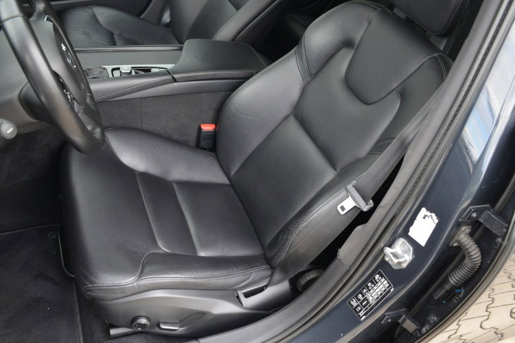 Volvo V90 SUPER STAN 2.0D3 150KM Serwis Skóra Navi Radar el.klapa As.pasa zdjęcie 24