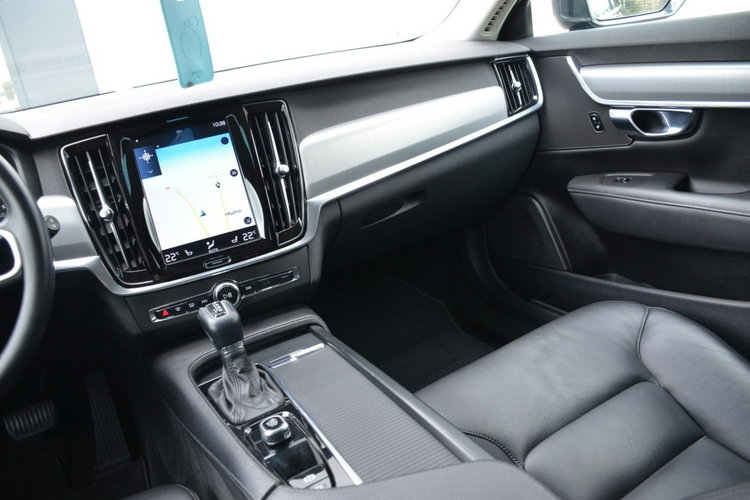 Volvo V90 SUPER STAN 2.0D3 150KM Serwis Skóra Navi Radar el.klapa As.pasa zdjęcie 28