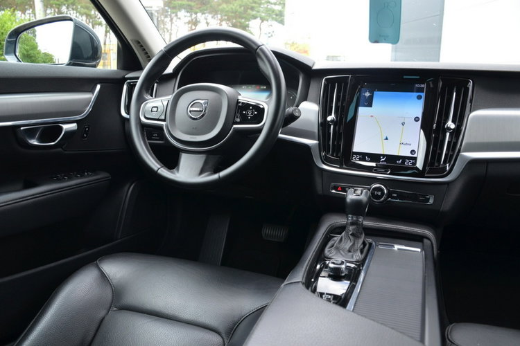 Volvo V90 SUPER STAN 2.0D3 150KM Serwis Skóra Navi Radar el.klapa As.pasa zdjęcie 29