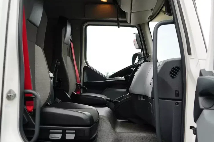Renault / D 16 / 280 / ACC / EURO 6 / KONTENER + WINDA / ŁAD. 9095 KG / 18 PALET zdjęcie 8