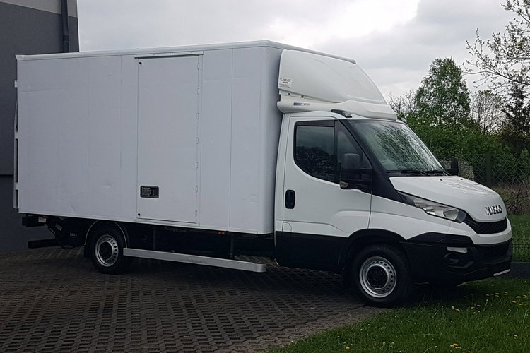 Iveco Daily 35S15 WINDA 8EP KONTENER 4.22x2.11x2.14 KLIMA KRAJOWY 3.0 zdjęcie 2