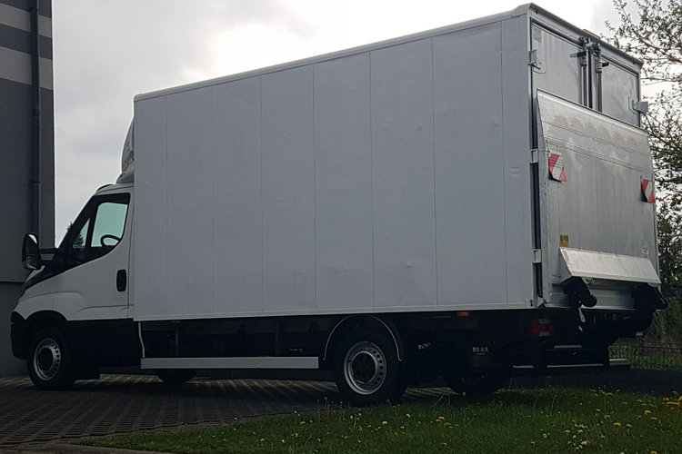 Iveco Daily 35S15 WINDA 8EP KONTENER 4.22x2.11x2.14 KLIMA KRAJOWY 3.0 zdjęcie 27