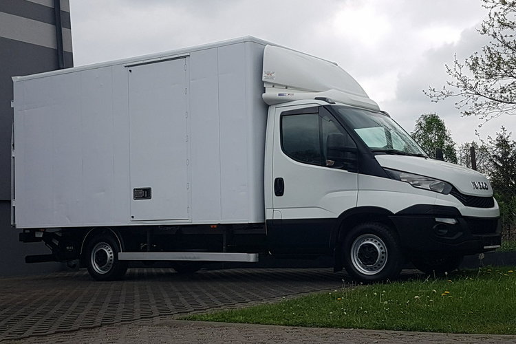 Iveco Daily 35S15 WINDA 8EP KONTENER 4.22x2.11x2.14 KLIMA KRAJOWY 3.0 zdjęcie 30